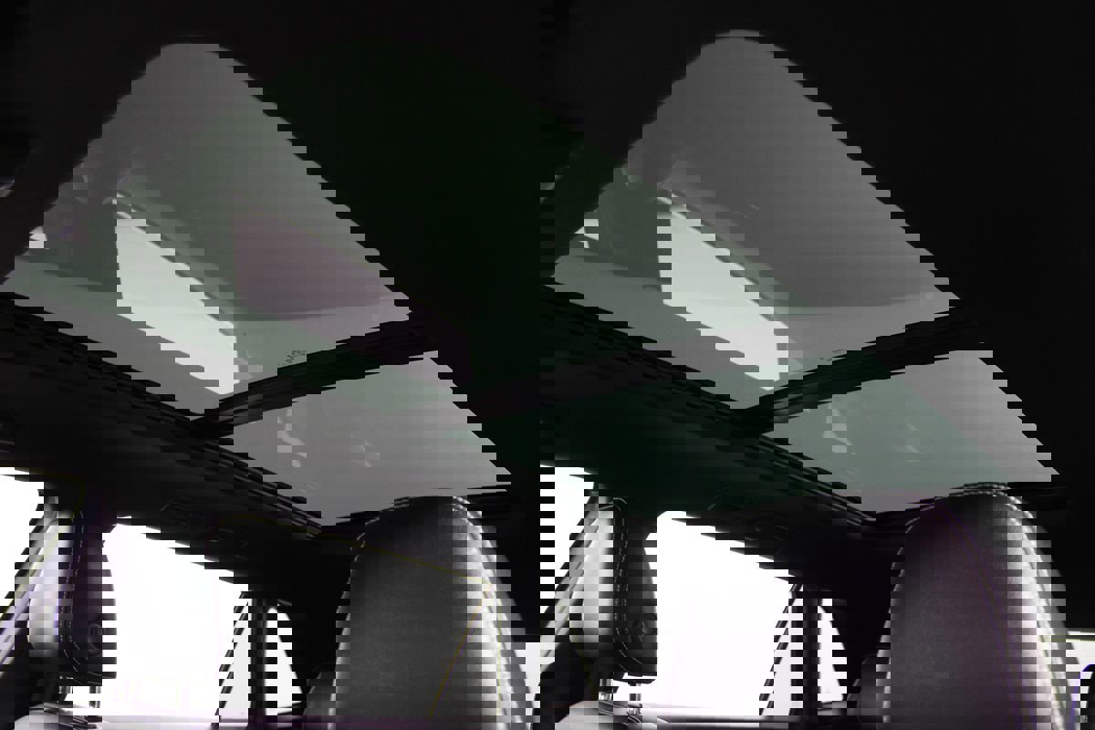 Used 2021 Volkswagen Atlas Cross Sport SE w/ Panoramic Sunroof Package image 10