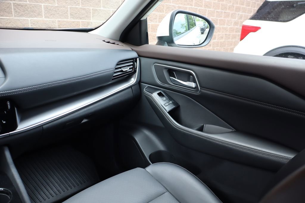 Used 2021 Nissan Rogue SV w/ Premium Package AWD/4WD image 42