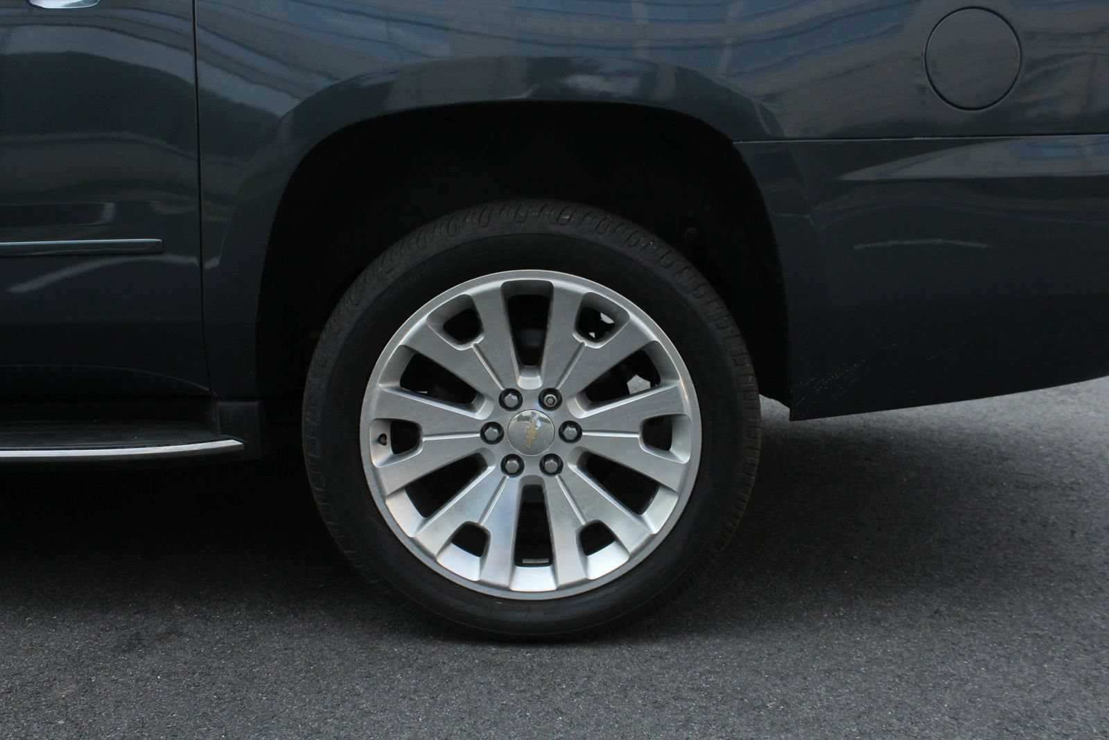 Used 2019 Chevrolet Suburban Premier AWD/4WD image 10