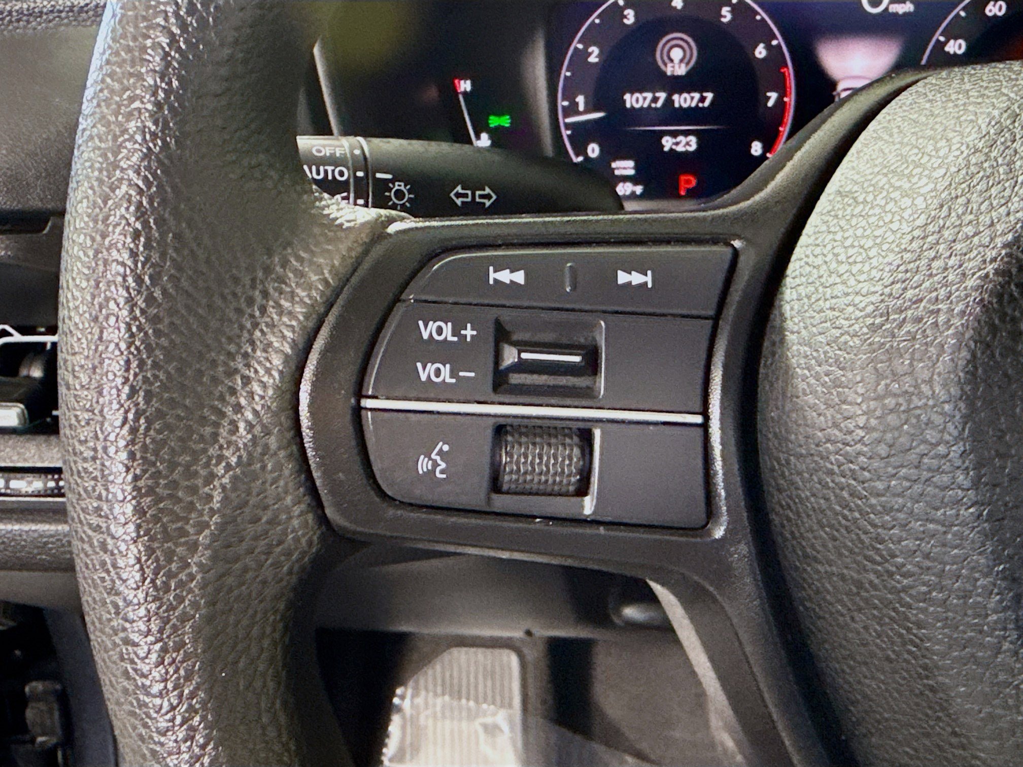 Used 2023 Honda Accord EX image 14