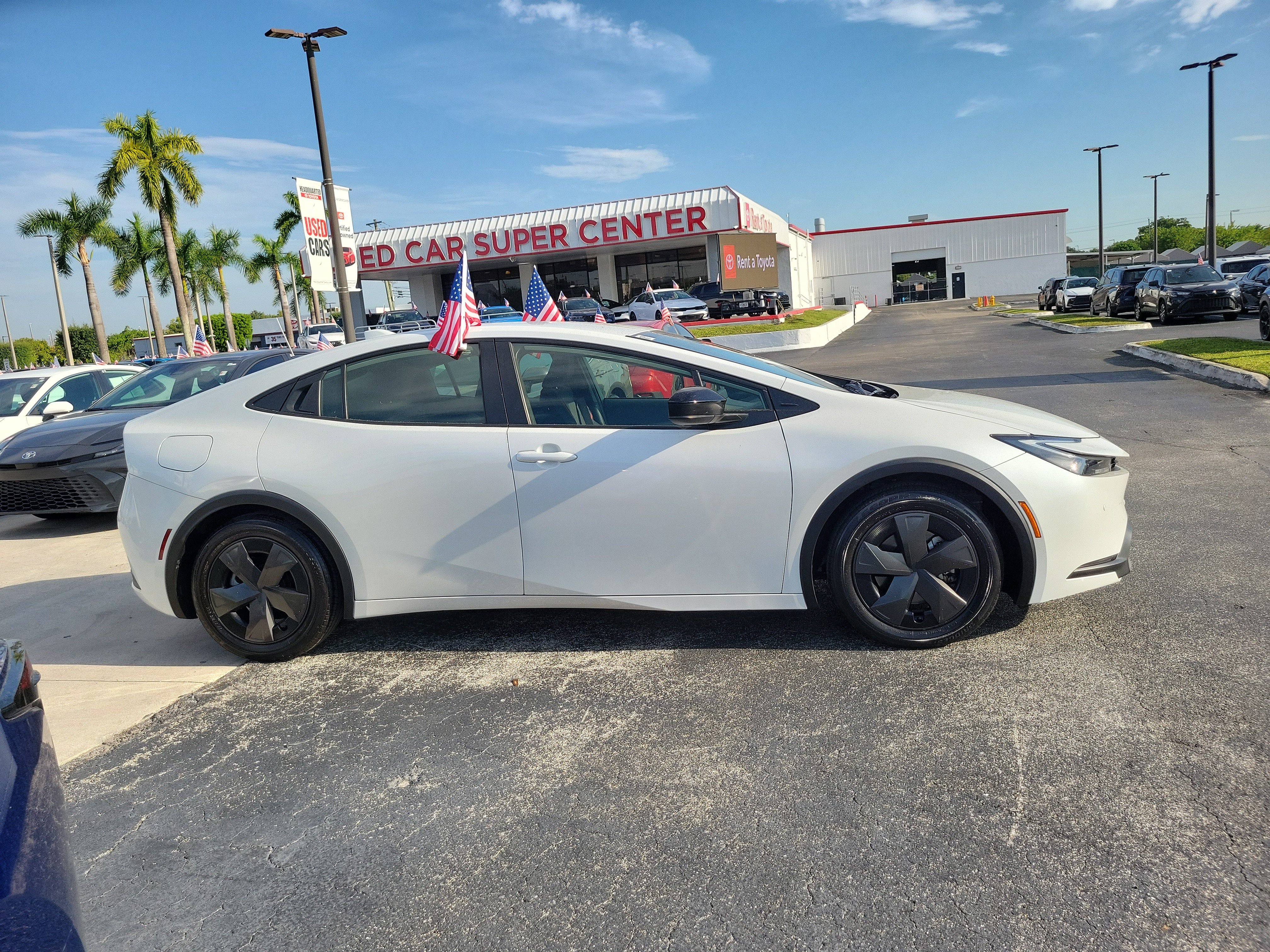 Used 2024 Toyota Prius Prime FWD image 13