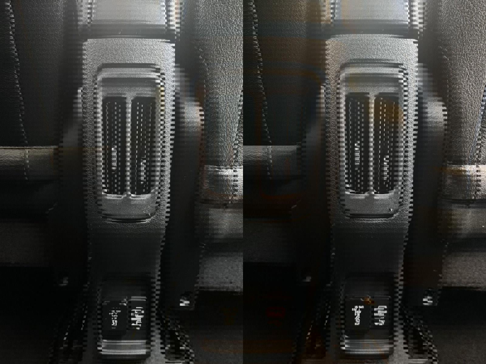 Used 2018 Jeep Compass Limited AWD/4WD image 33