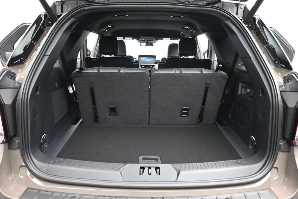 New 2026 Ford Explorer ST-Line w/ ST-Line Street Pack RWD image 26