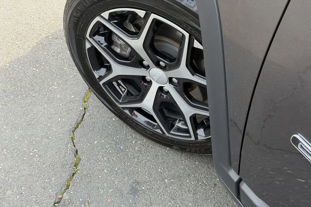 Used 2024 Jeep Compass Latitude image 10