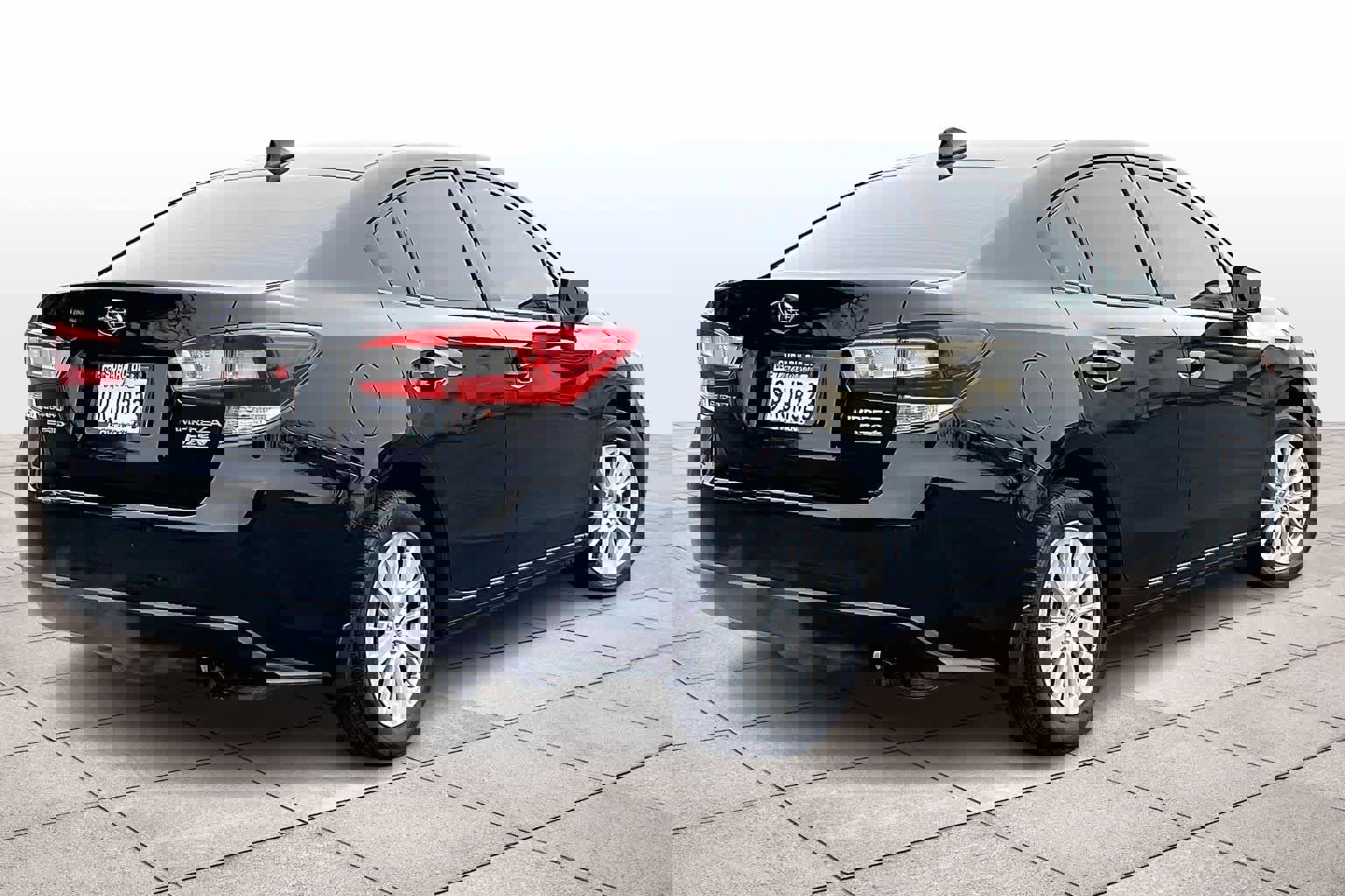 Used 2017 Subaru Impreza 2.0i Premium image 16