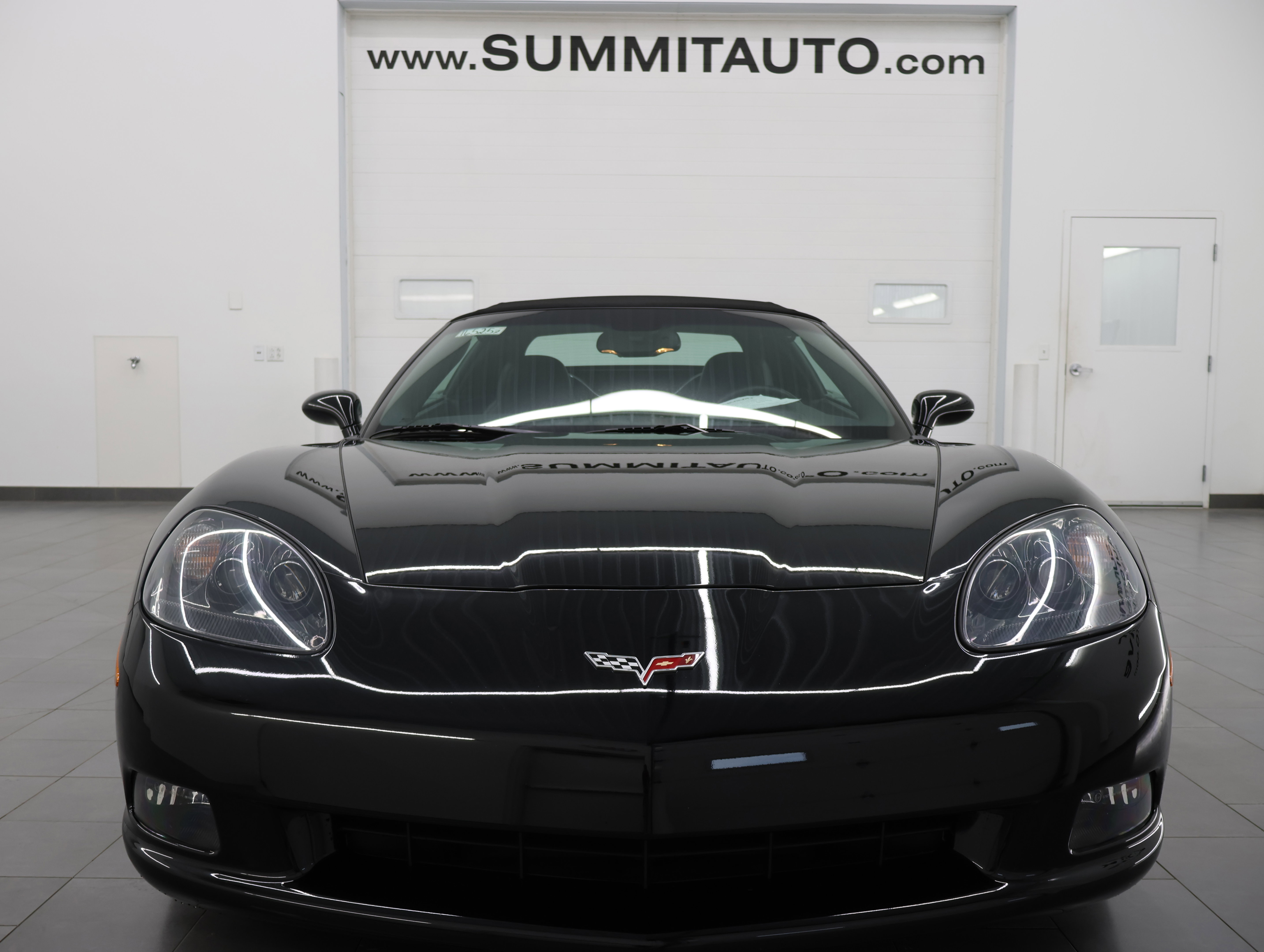 Used 2011 Chevrolet Corvette Convertible w/ Preferred Equipment Group RWD image 18
