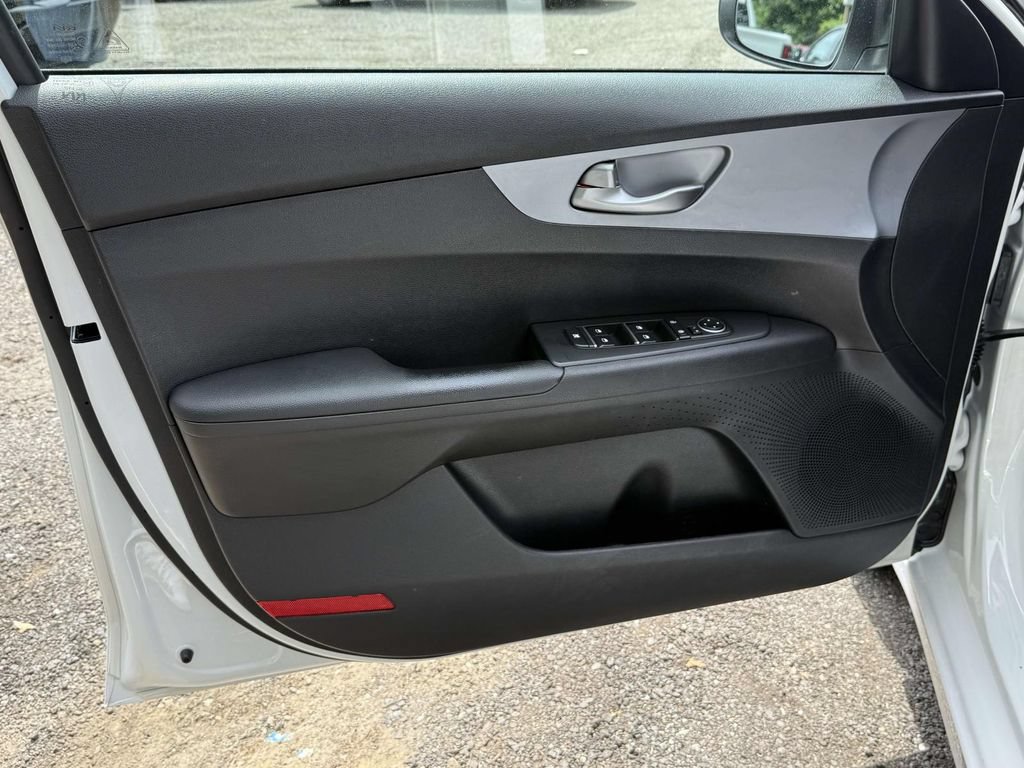 Used 2022 Kia Forte LXS FWD image 21