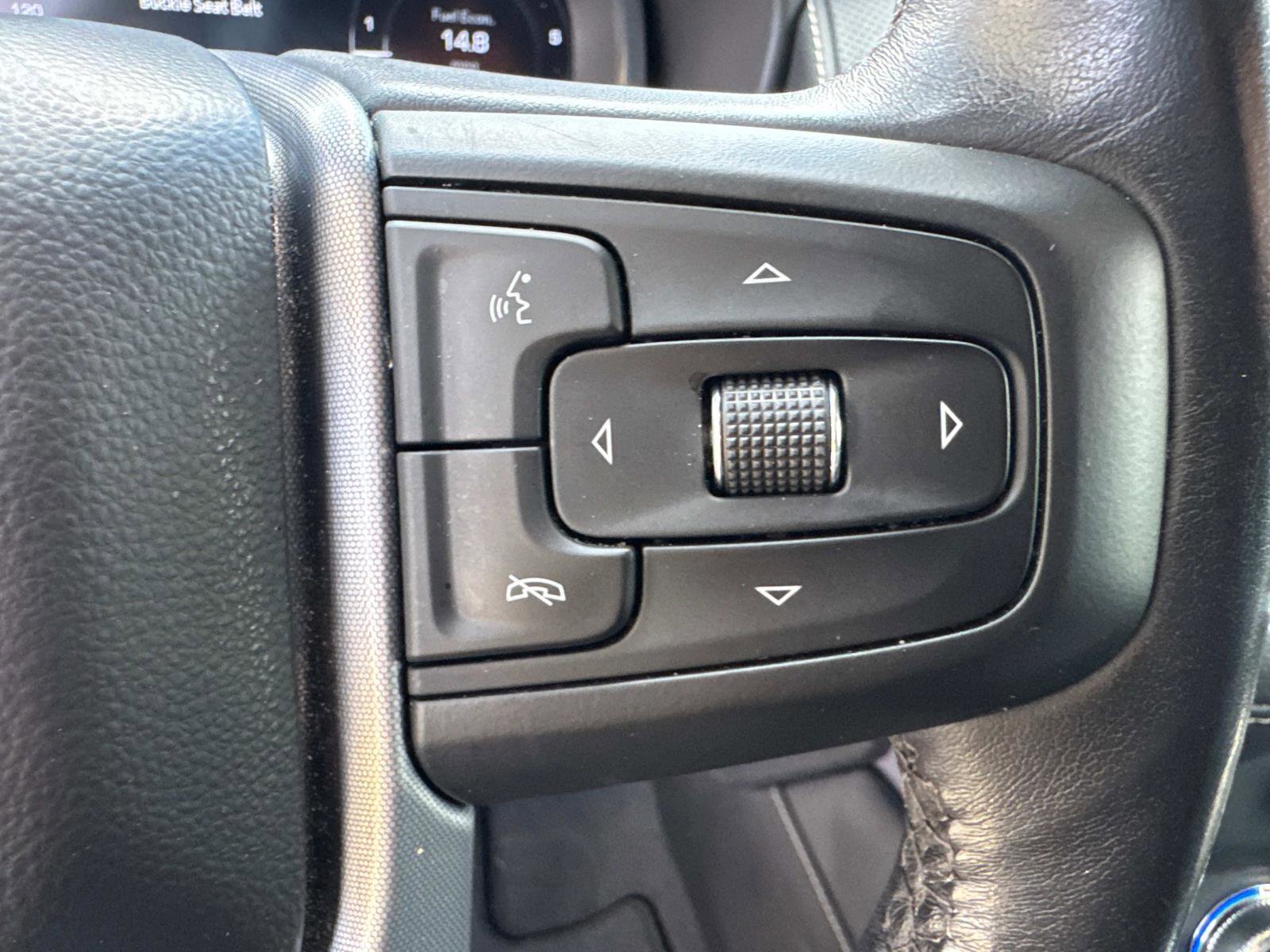 Used 2022 GMC Yukon SLT w/ SLT Premium Package image 30