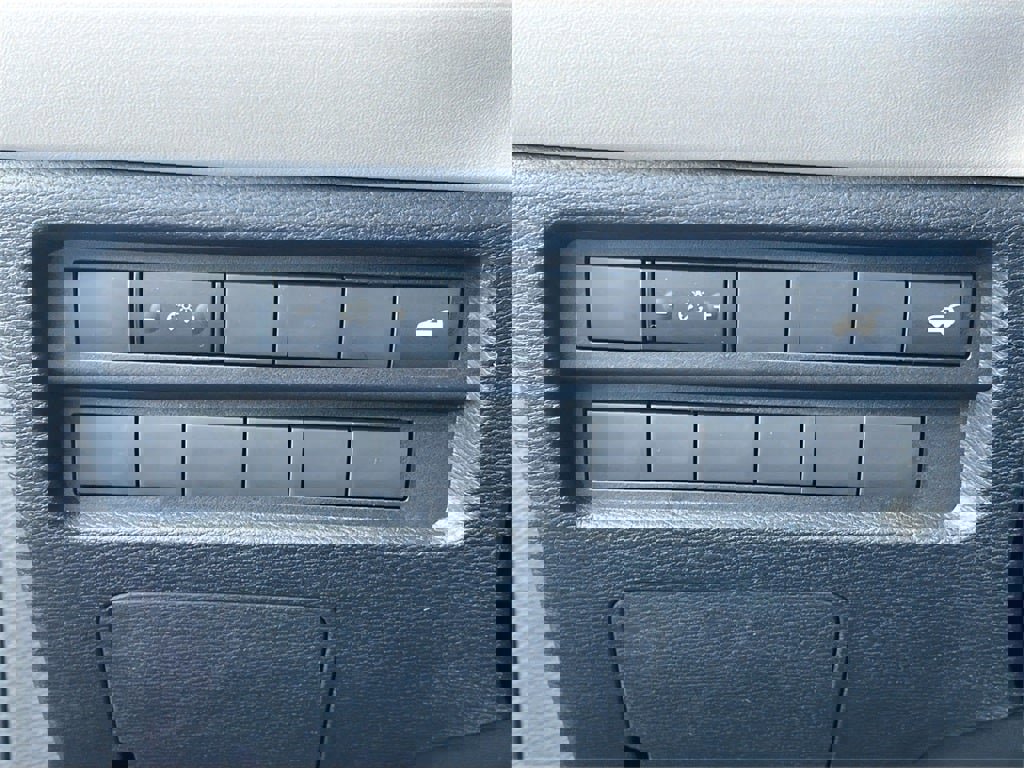 New 2025 Mitsubishi Outlander SE image 12