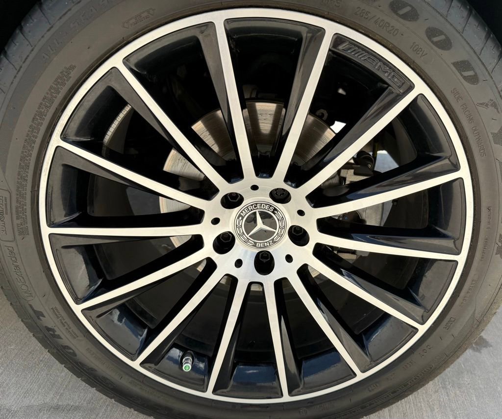 Used 2023 Mercedes-Benz GLC 300 4MATIC Coupe image 10