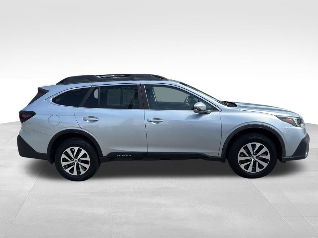 Used 2021 Subaru Outback Premium image 6