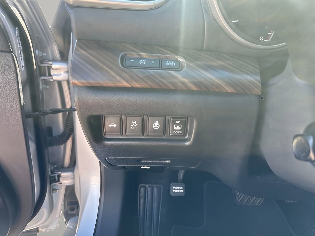 Used 2017 Nissan Maxima Platinum w/ Medallion Package image 28