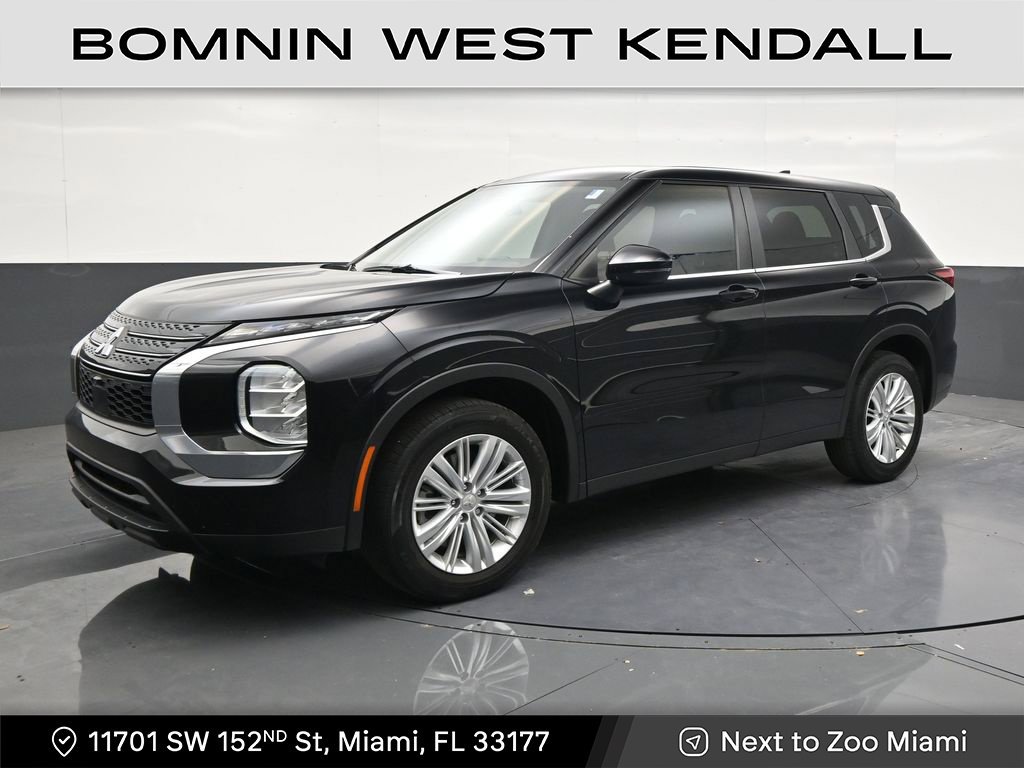 Used 2024 Mitsubishi Outlander ES FWD image 1