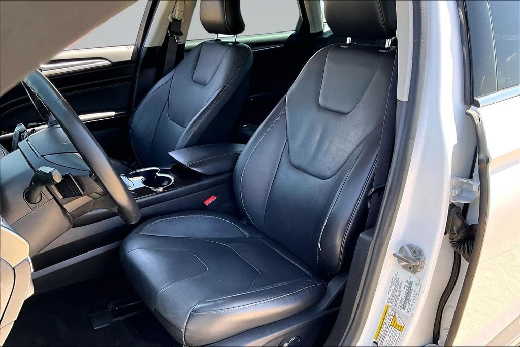 Used 2016 Ford Fusion Titanium FWD image 22