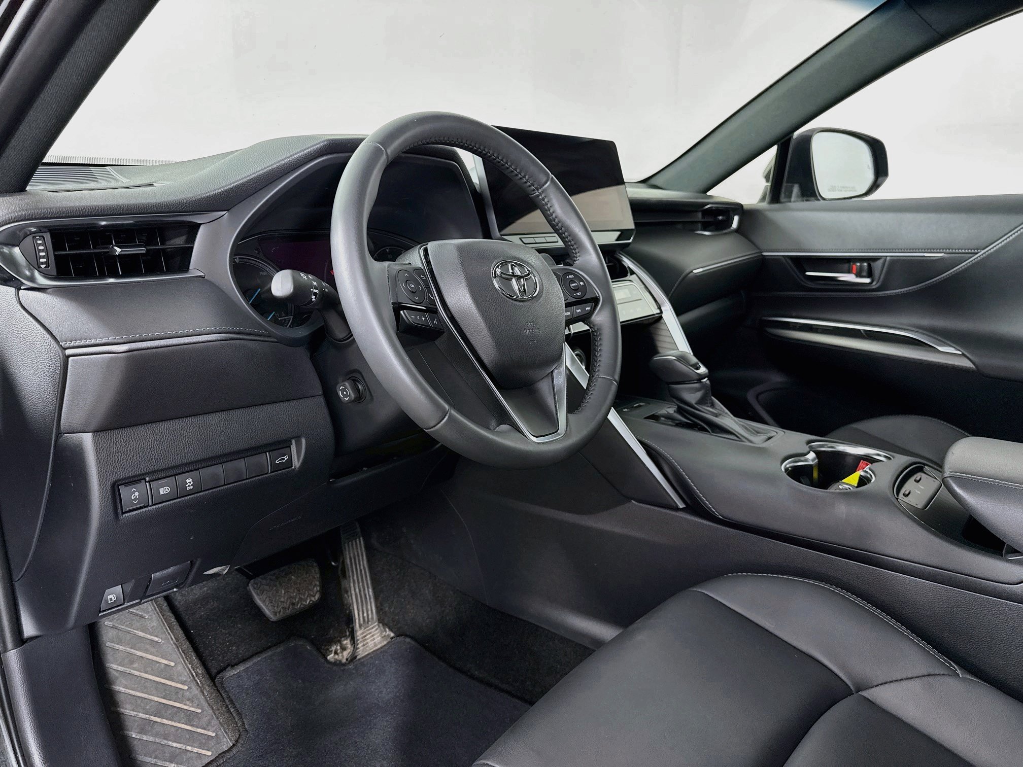 Certified 2024 Toyota Venza Nightshade AWD/4WD image 9