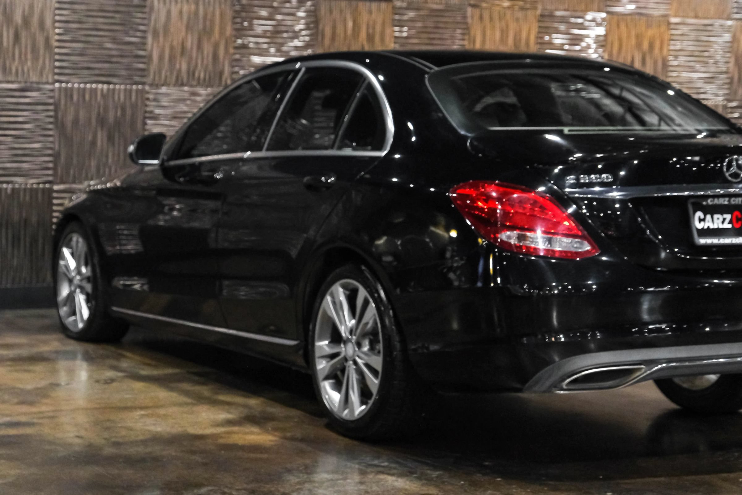 Used 2015 Mercedes-Benz C 300 Sedan image 11