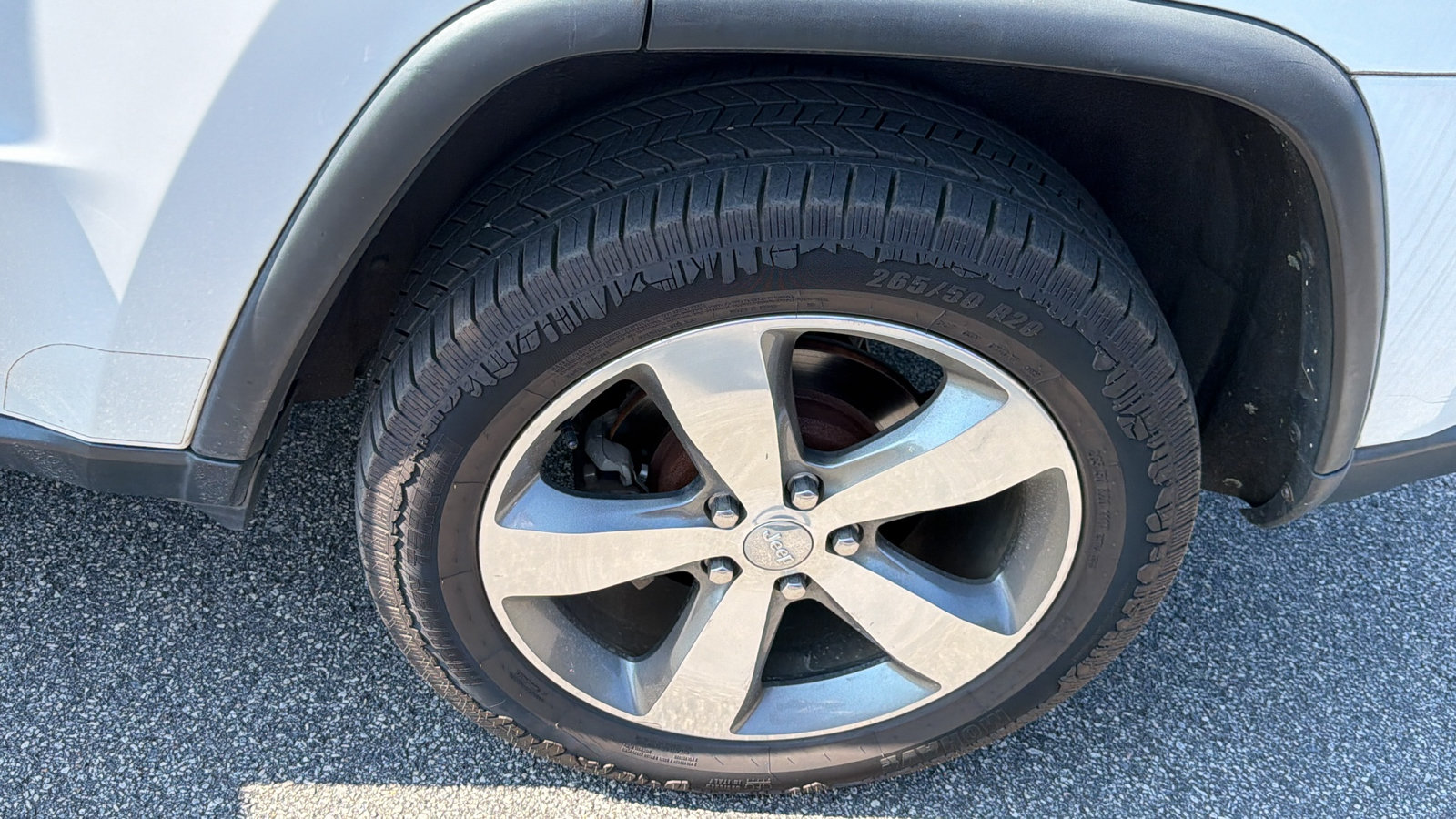 Used 2015 Jeep Grand Cherokee Limited RWD image 12
