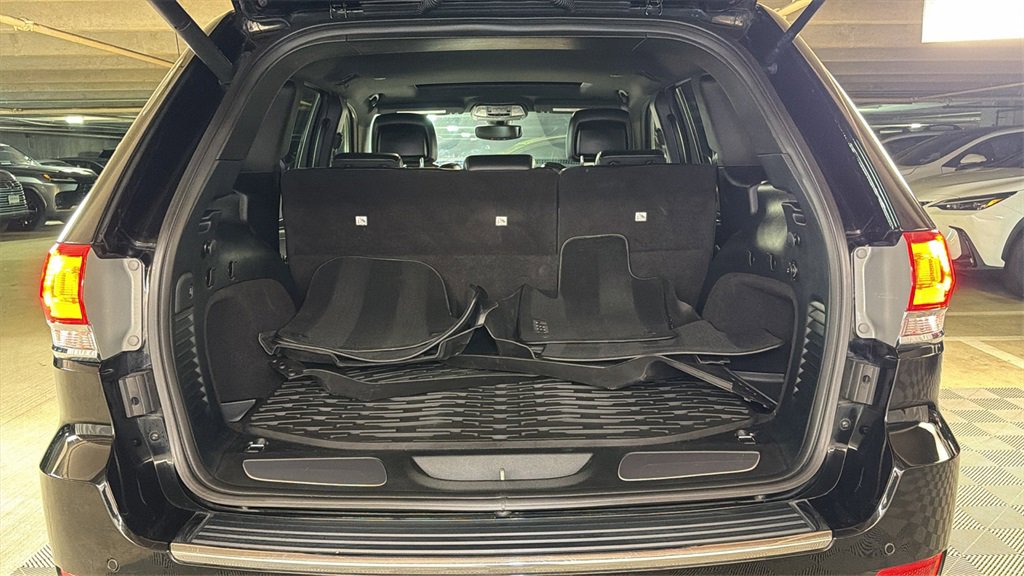 Used 2017 Jeep Grand Cherokee Limited image 15