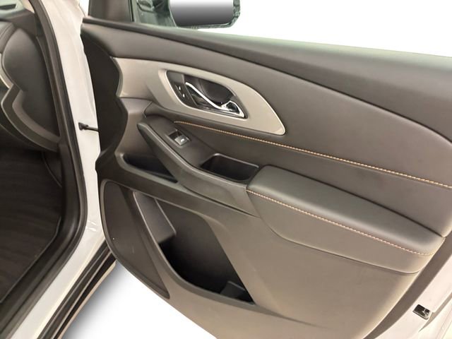 Used 2020 Chevrolet Traverse LT w/ LPO, Blackout Package image 15