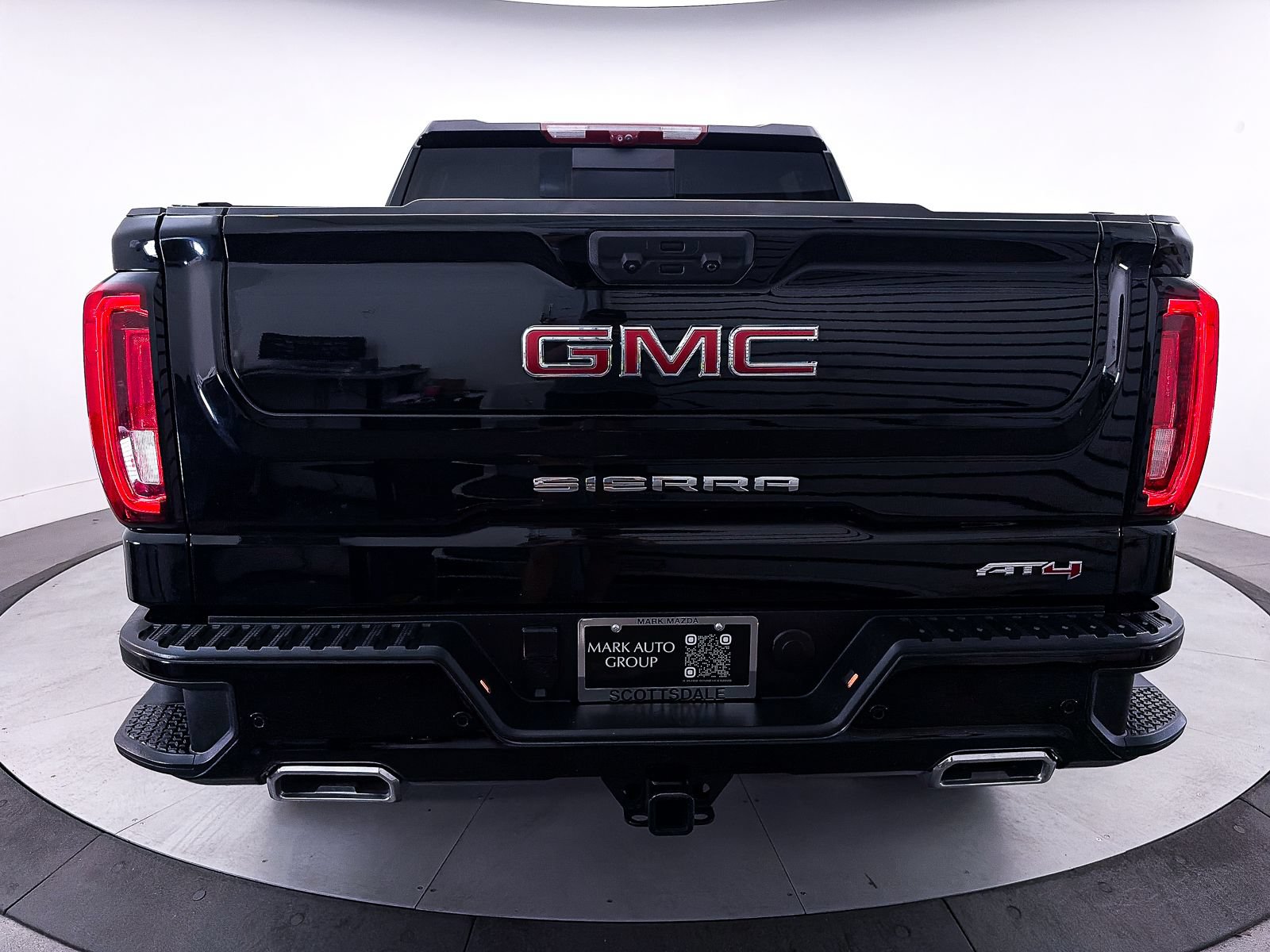 Used 2024 GMC Sierra 1500 AT4 w/ Technology Package AWD/4WD image 16