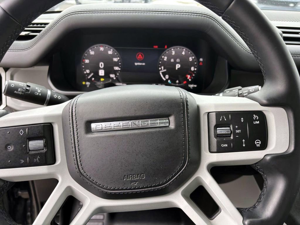 Used 2023 Land Rover Defender 130 X-Dynamic SE image 15