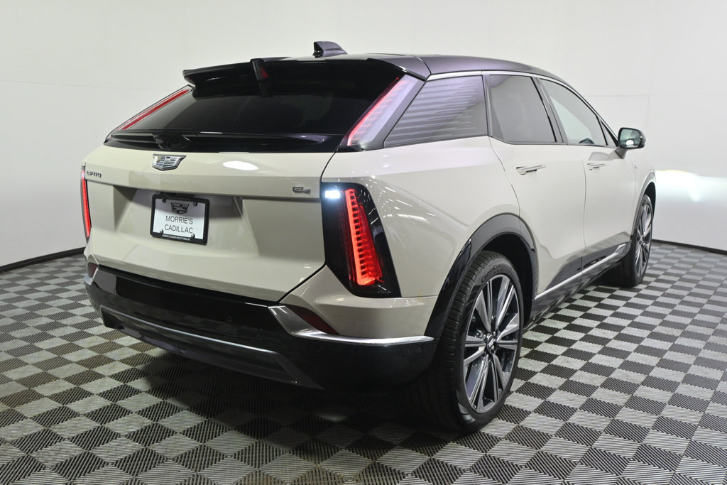 New 2027 Cadillac Optiq Premium Luxury w/ LPO, Floor Liner Package AWD/4WD image 6