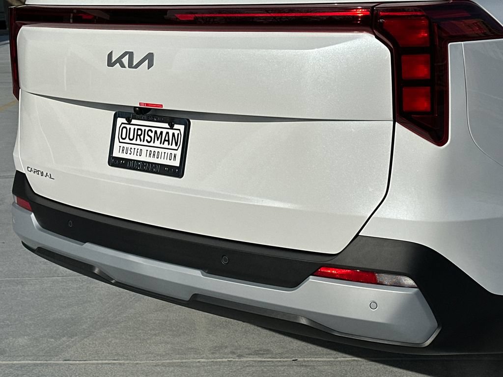 New 2026 Kia Carnival EX FWD image 5