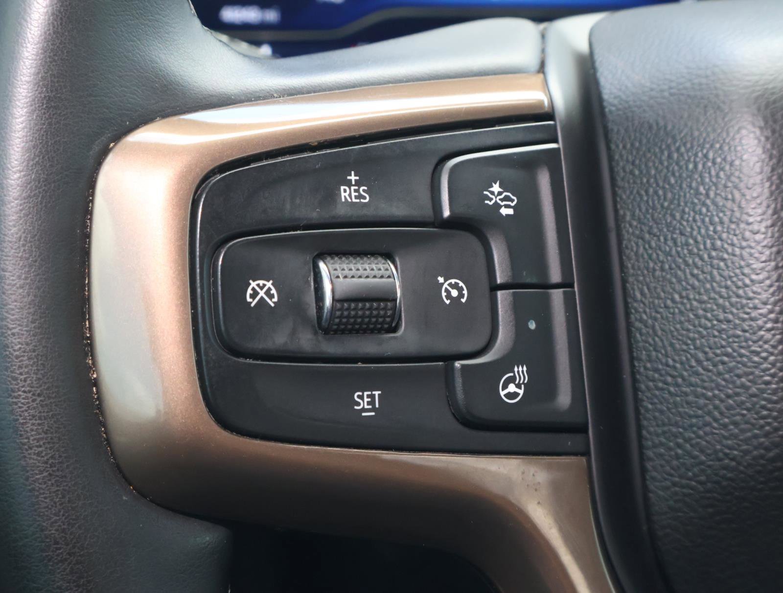 Used 2024 Chevrolet Suburban High Country image 31