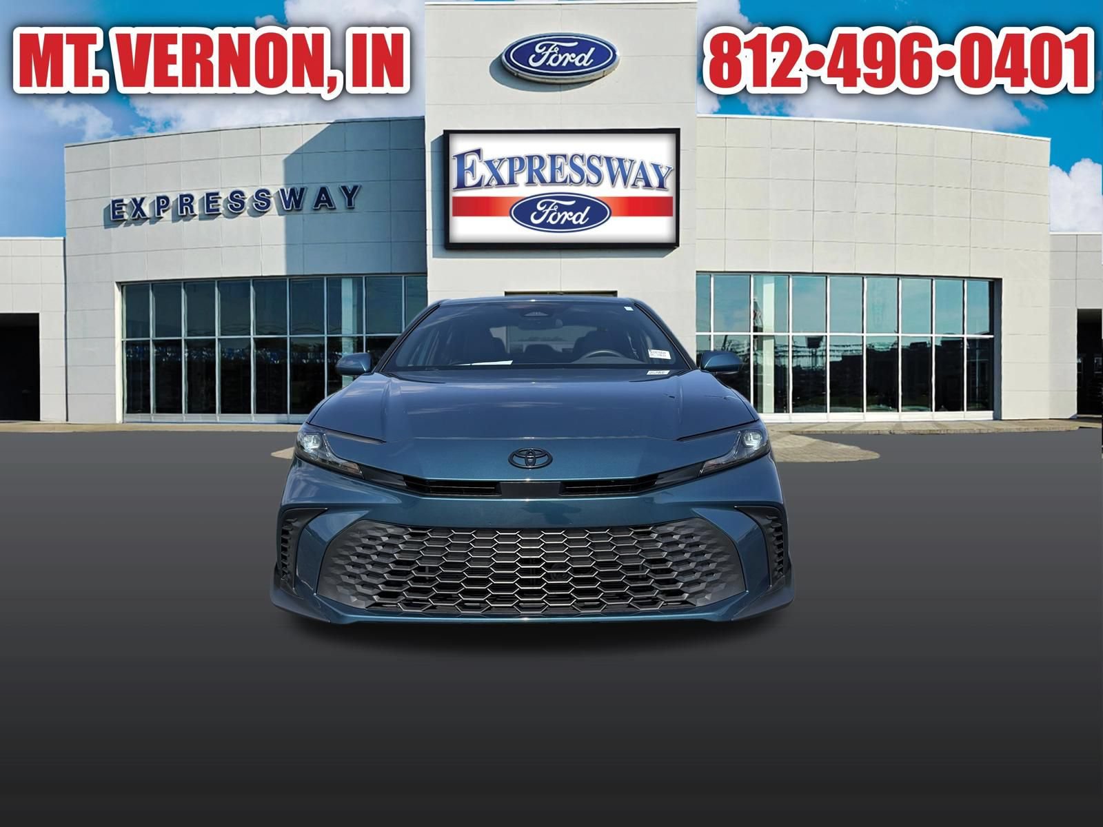 Used 2025 Toyota Camry SE FWD image 3