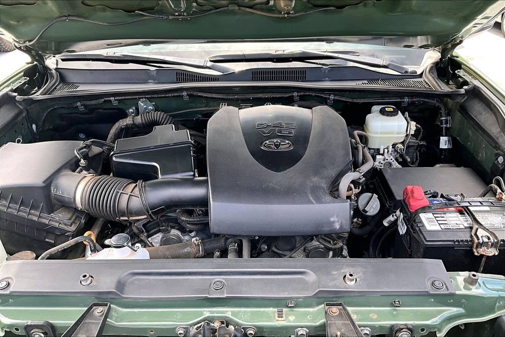 Used 2021 Toyota Tacoma SR AWD/4WD image 9
