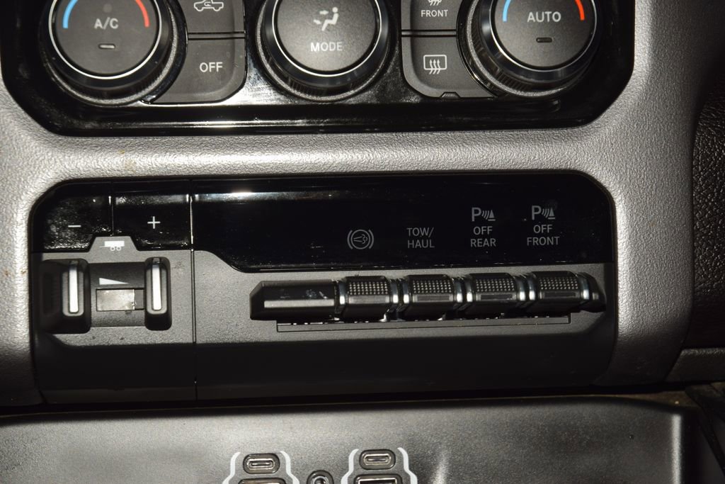 Used 2022 RAM 2500 Laramie AWD/4WD image 40