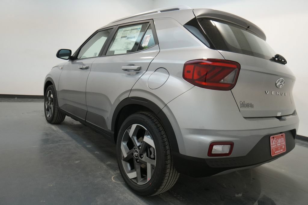 New 2025 Hyundai Venue SEL image 16