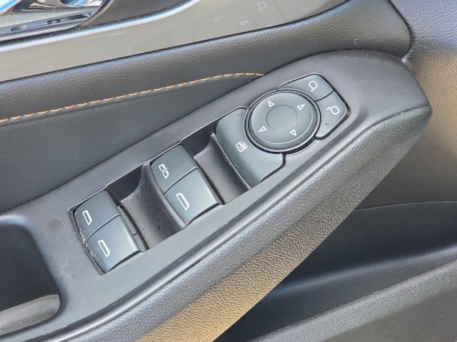 Used 2020 Chevrolet Traverse LT FWD image 19