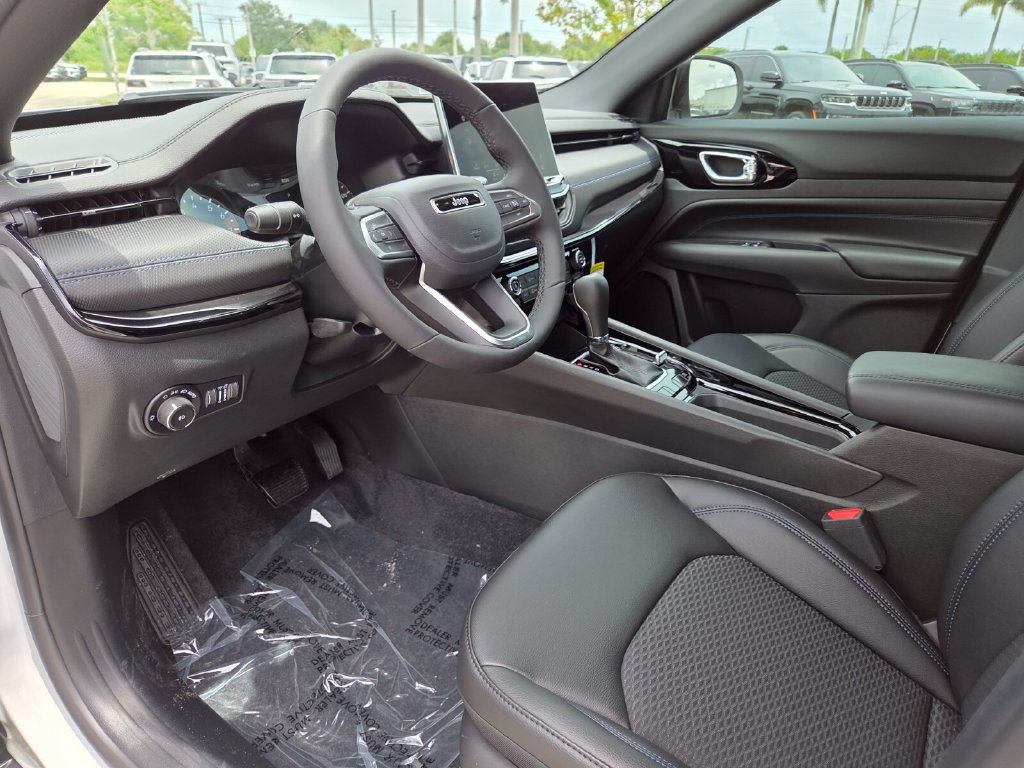 New 2026 Jeep Compass Latitude AWD/4WD image 28