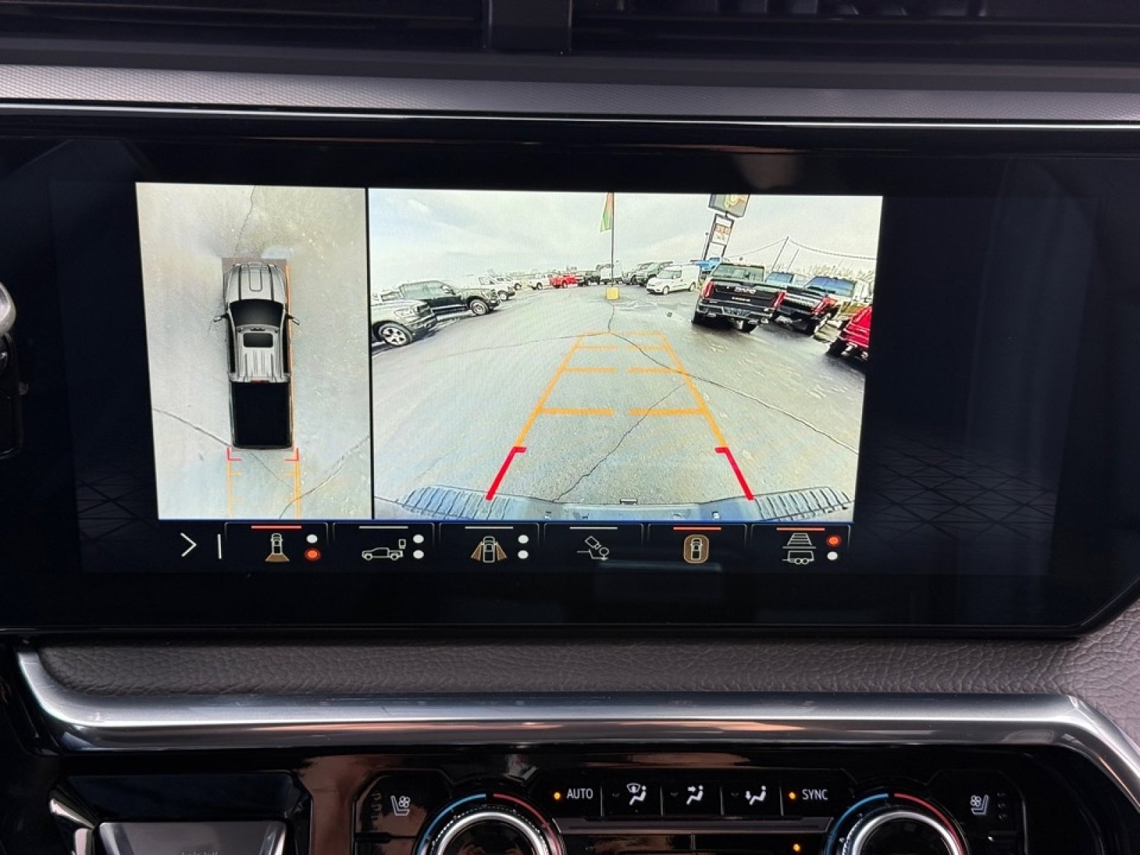 Used 2025 GMC Sierra 2500 Denali w/ Technology Package image 27