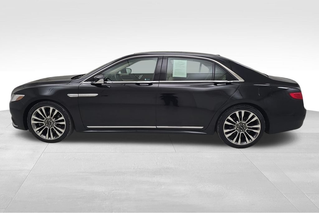 Used 2017 Lincoln Continental Select w/ Climate Package AWD/4WD image 6
