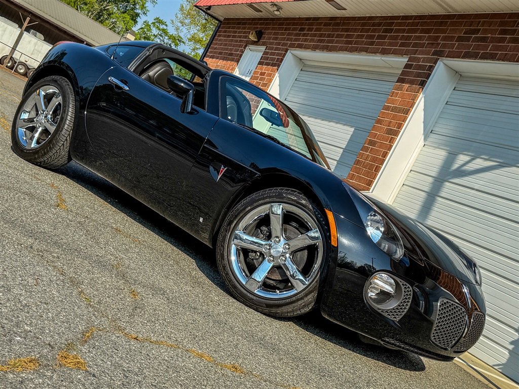 Used 2009 Pontiac Solstice GXP w/ Premium Package image 29