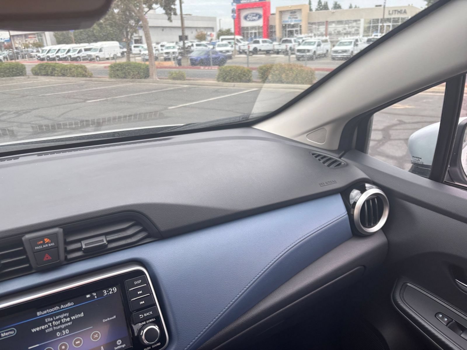 Used 2025 Nissan Versa SV FWD image 32