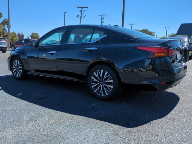 Certified 2025 Nissan Altima 2.5 SV image 6