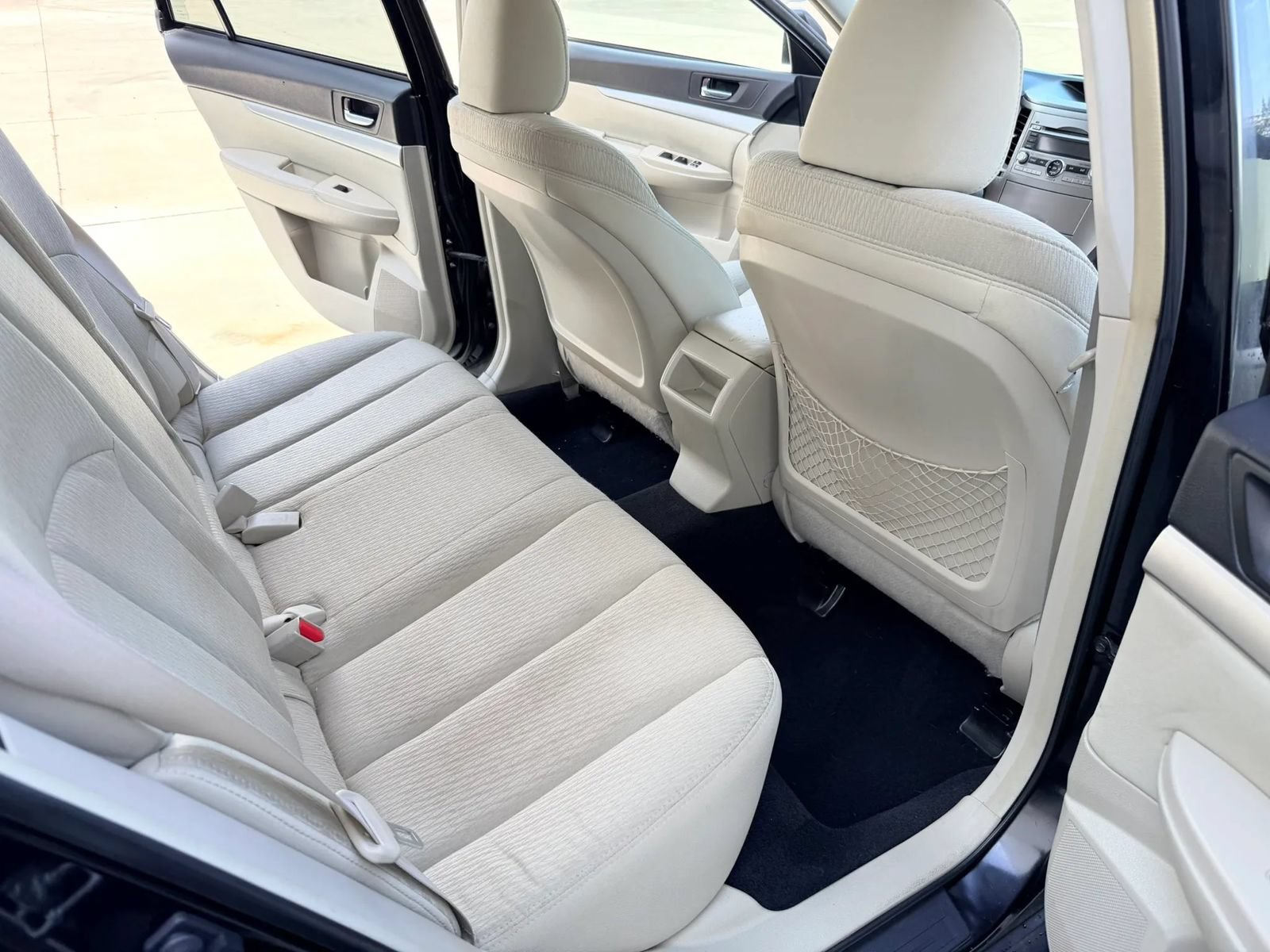 Used 2010 Subaru Outback 2.5i Premium AWD/4WD image 12
