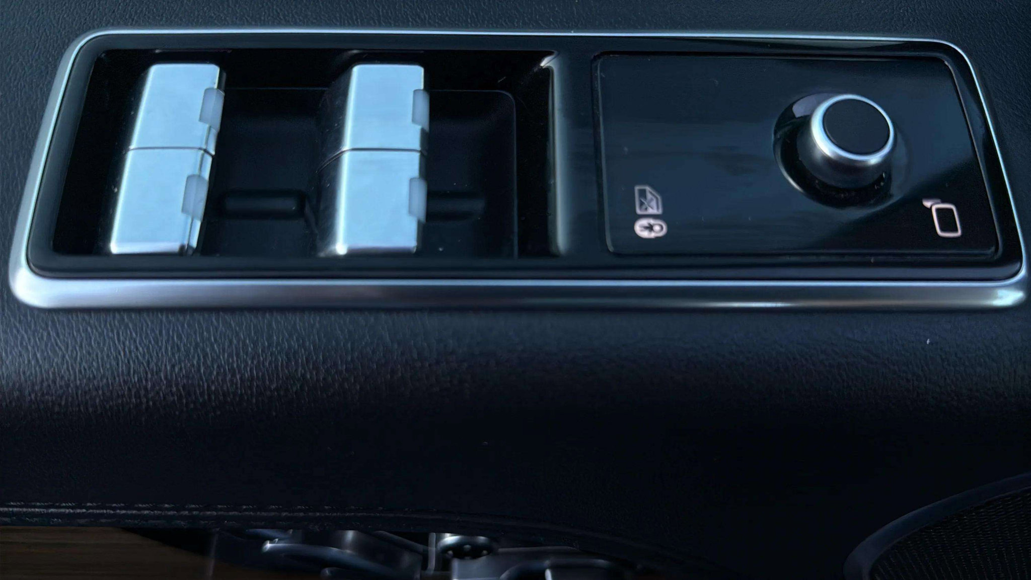 Used 2018 Land Rover Range Rover Long Wheelbase Supercharged image 43