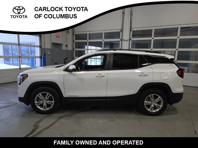 Used 2023 GMC Terrain SLE w/ Driver Convenience Package AWD/4WD image 2
