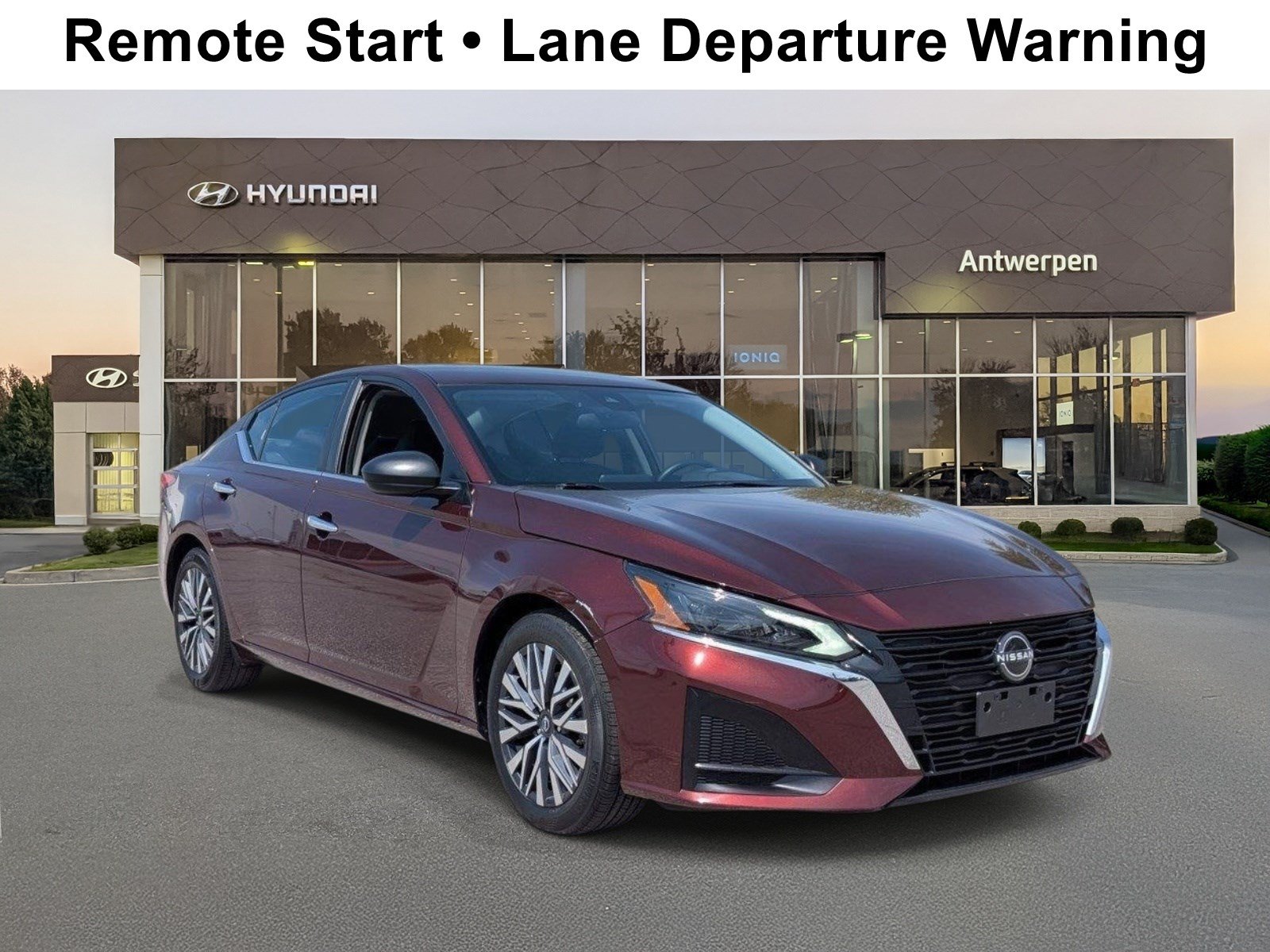 Used 2024 Nissan Altima 2.5 SV FWD image 1