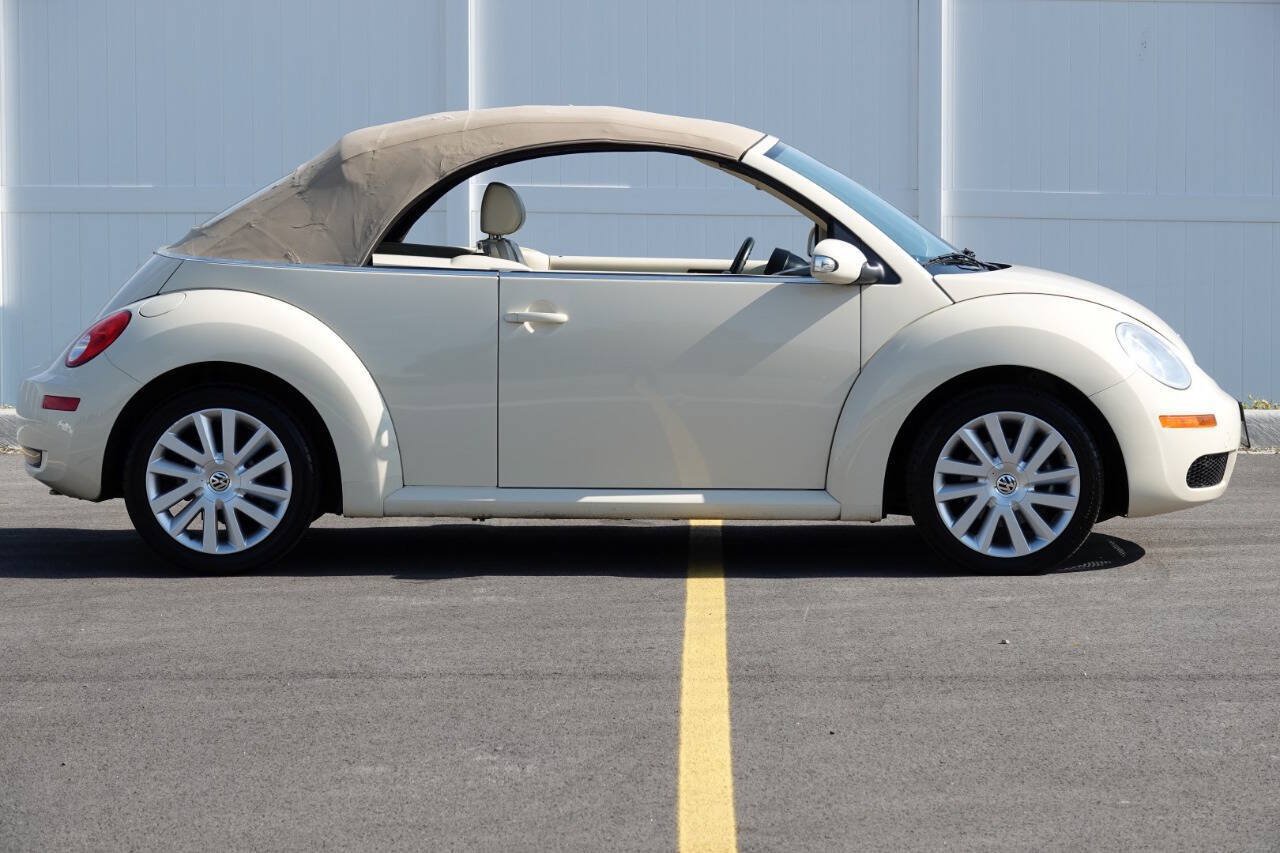 Used 2008 Volkswagen Beetle SE FWD image 34