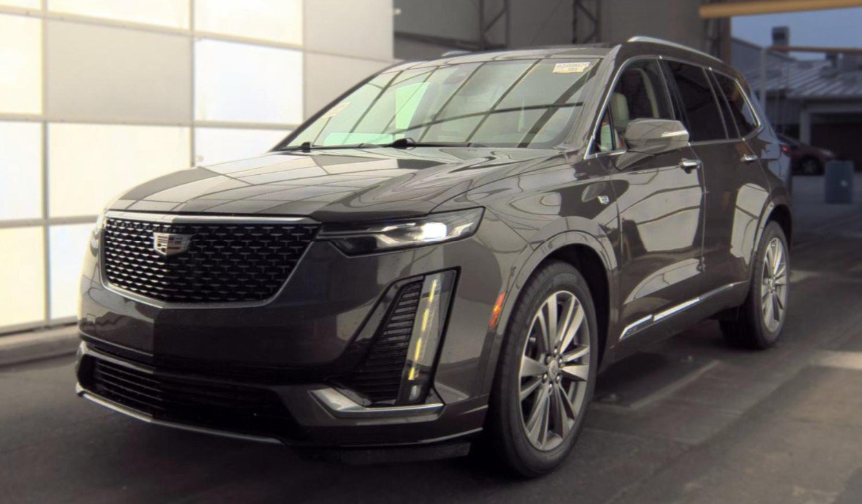 Used 2020 Cadillac XT6 Premium Luxury FWD image 1