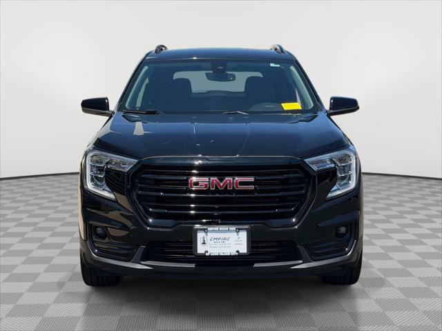 Used 2023 GMC Terrain SLT w/ Elevation Edition AWD/4WD image 2