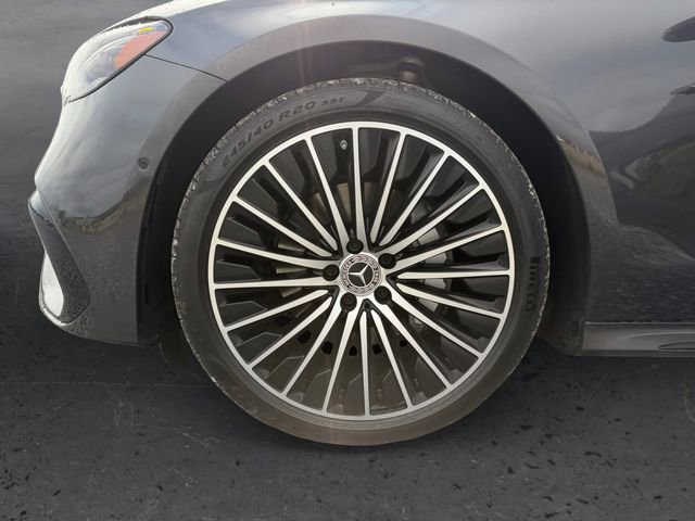 Used 2025 Mercedes-Benz E 350 4MATIC Sedan image 9