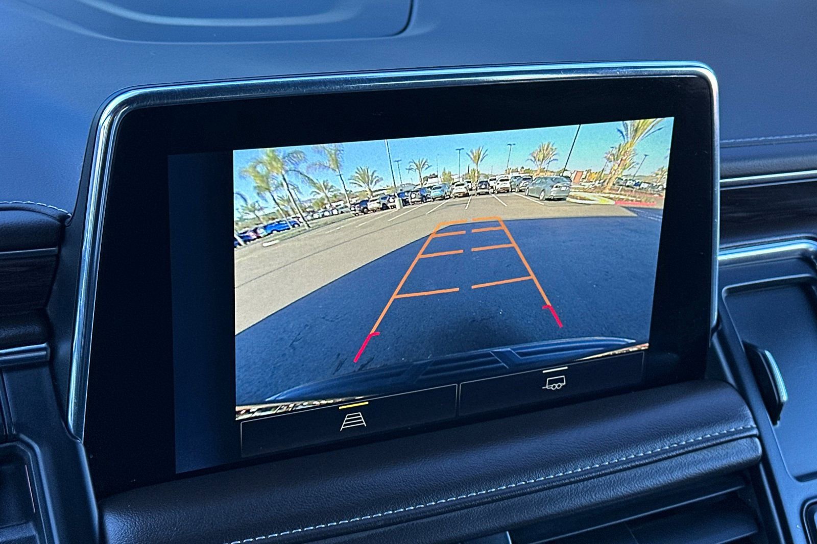 Used 2024 Chevrolet Suburban LT image 29