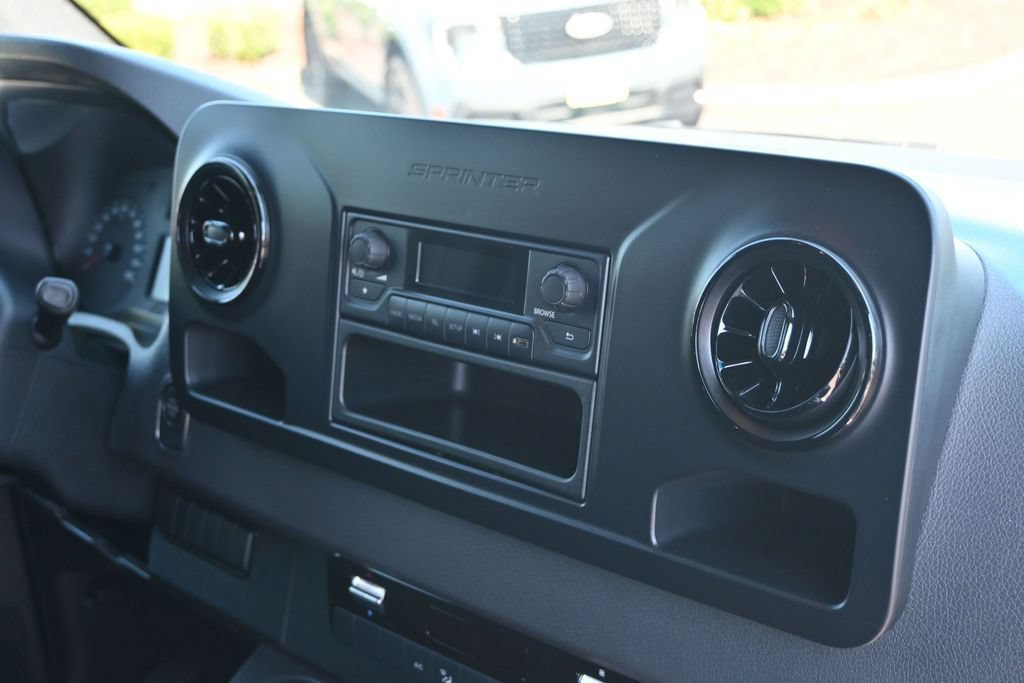 Used 2019 Mercedes-Benz Sprinter 144 image 21
