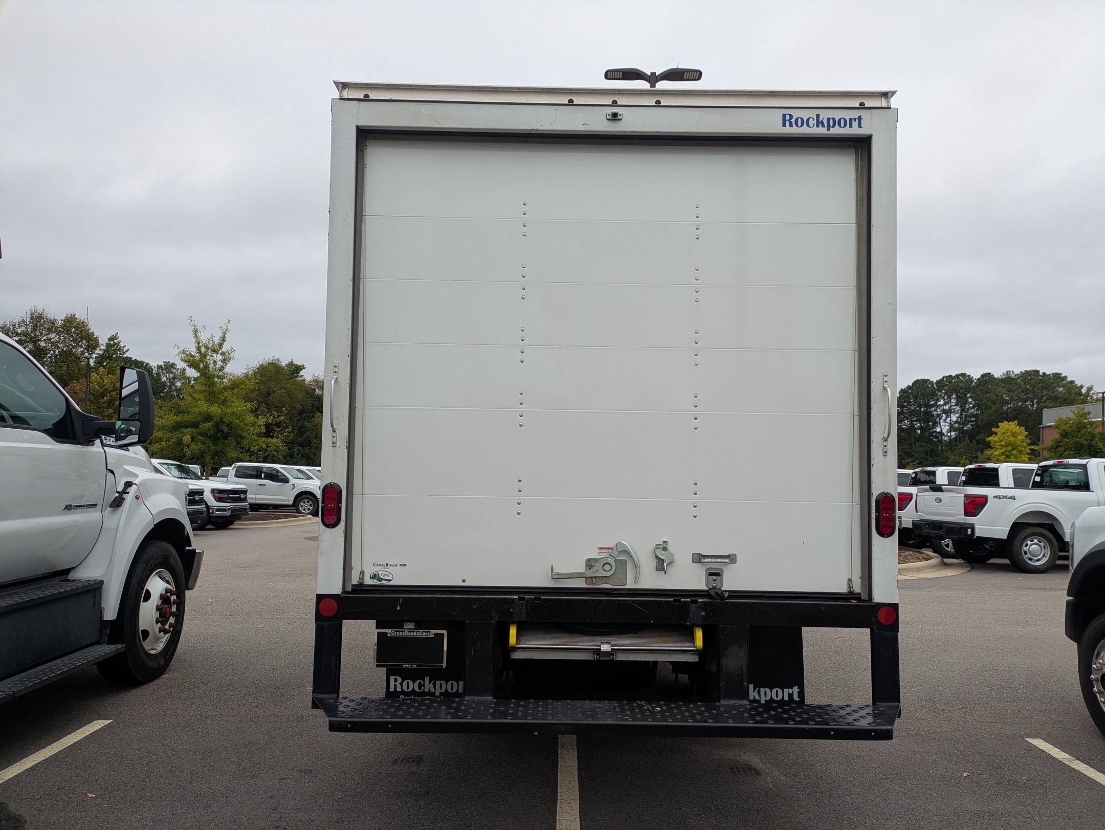 Used 2025 Ford E-350 and Econoline 350 Super Duty w/ Power Equipment Group RWD image 5